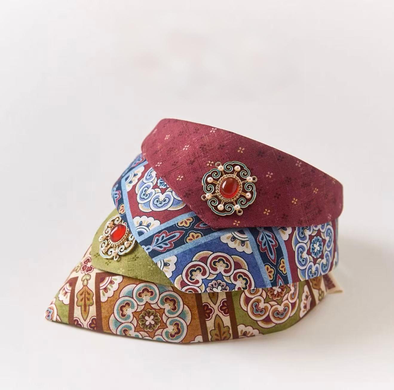 Dunhuang Caisson Ceiling Pet Bib