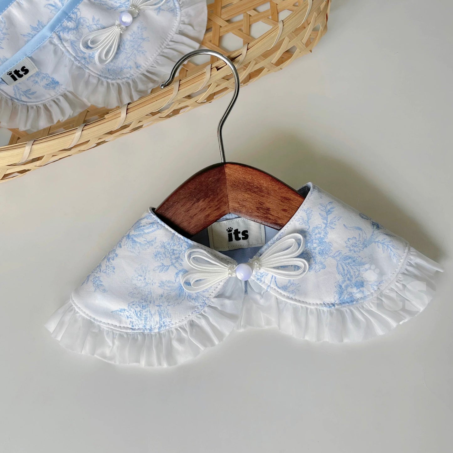 Serene Azure Ruffle Bib – "Youlan Chuiyi" Collection